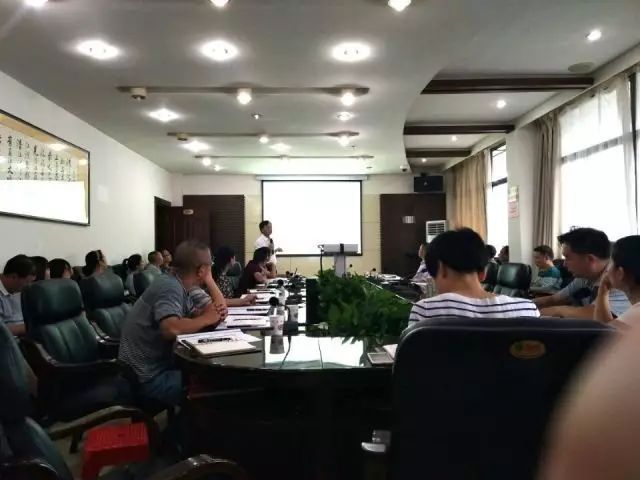 【夷水新闻】我所副主任左红银律师与恩施市政府机关党支部党员交流依法行政